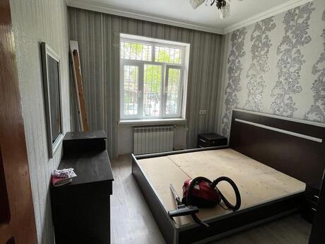 2 otaqlı köhnə tikili - Azadlıq Prospekti m. - 70 m²