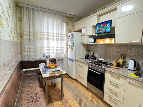 5 otaqlı köhnə tikili - Badamdar q. - 115 m²
