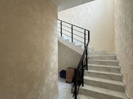 6 otaqlı həyət evi/bağ evi - Badamdar q. - 220 m²
