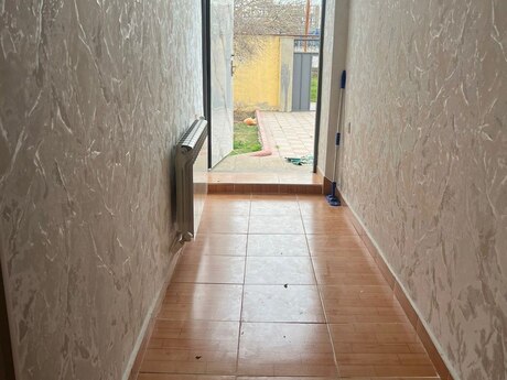 4 otaqlı həyət evi/bağ evi - Koroğlu m. - 210 m²