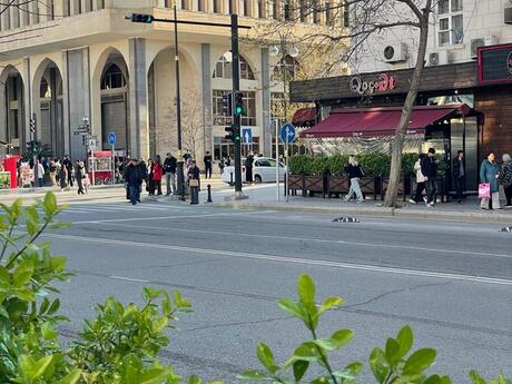 2 otaqlı köhnə tikili - Elmlər Akademiyası m. - 60 m²
