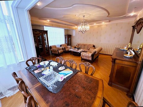 4 otaqlı yeni tikili - Elmlər Akademiyası m. - 185 m²