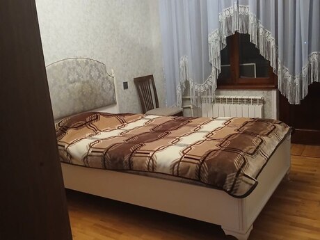 4 otaqlı köhnə tikili - Azadlıq Prospekti m. - 112 m²