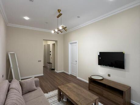 2 otaqlı köhnə tikili - Elmlər Akademiyası m. - 63 m²