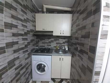 2 otaqlı köhnə tikili - Elmlər Akademiyası m. - 32 m²