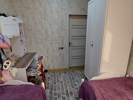 3 otaqlı köhnə tikili - 8 Noyabr m. - 100 m²