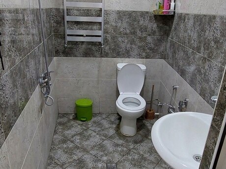 3 otaqlı köhnə tikili - 8 Noyabr m. - 100 m²