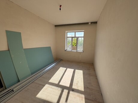 4 otaqlı həyət evi/bağ evi - Yeni Ramana q. - 135 m²
