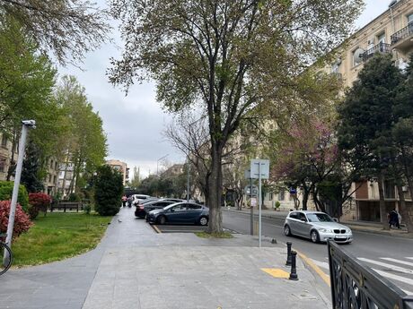 3 otaqlı köhnə tikili - Elmlər Akademiyası m. - 73 m²