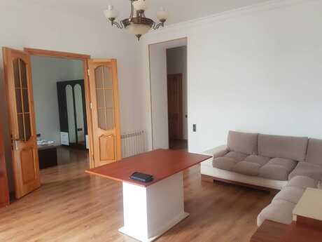 2 otaqlı köhnə tikili - Bayıl q. - 70 m²