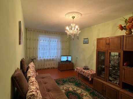 3 otaqlı köhnə tikili - Elmlər Akademiyası m. - 75 m²