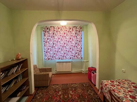 3 otaqlı köhnə tikili - Elmlər Akademiyası m. - 75 m²