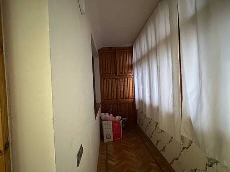 3 otaqlı köhnə tikili - Qara Qarayev m. - 76 m²