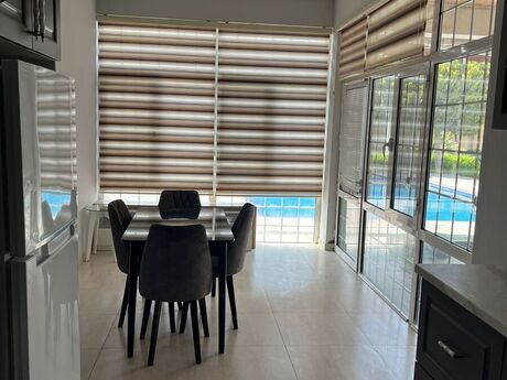 4 otaqlı həyət evi/bağ evi - Şüvəlan q. - 200 m²