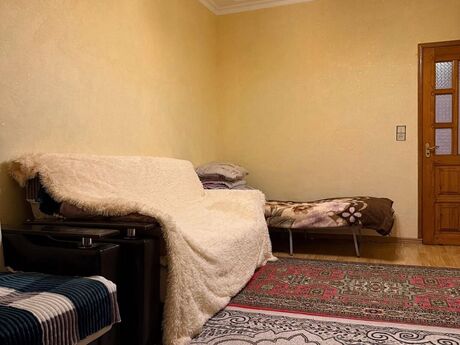 2 otaqlı köhnə tikili - İnşaatçılar m. - 70 m²
