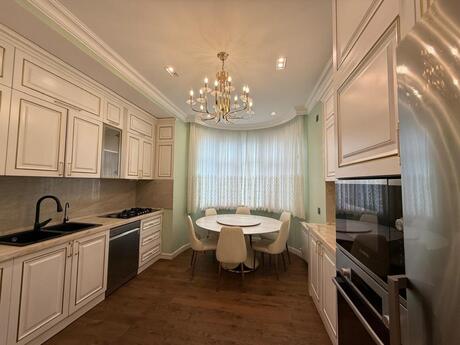 4 otaqlı yeni tikili - Şah İsmayıl Xətai m. - 160 m²