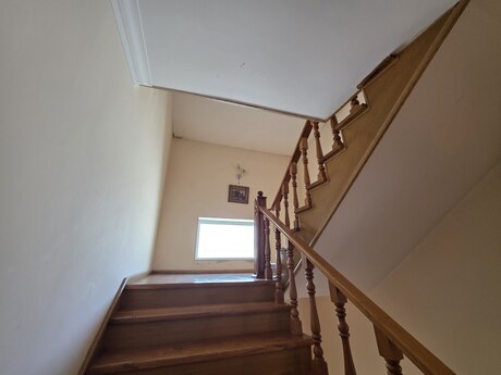 6 otaqlı həyət evi/bağ evi - Badamdar q. - 420 m²
