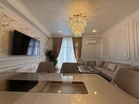 4 otaqlı yeni tikili - Şah İsmayıl Xətai m. - 160 m²