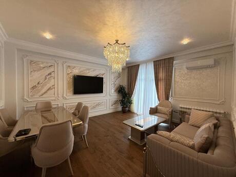 4 otaqlı yeni tikili - Şah İsmayıl Xətai m. - 160 m²