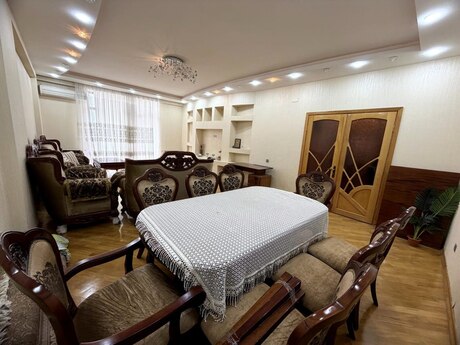 4 otaqlı yeni tikili - Elmlər Akademiyası m. - 218 m²