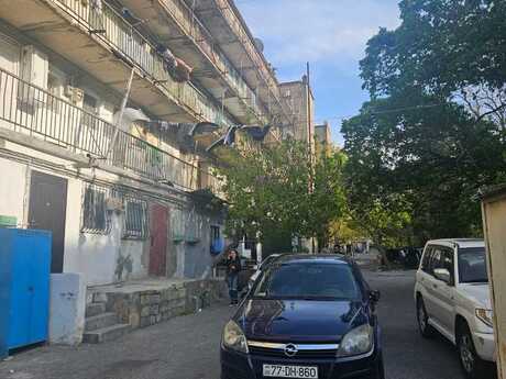 1 otaqlı köhnə tikili - Elmlər Akademiyası m. - 25 m²