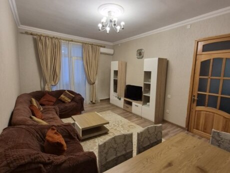 3 otaqlı köhnə tikili - 28 May m. - 110 m²