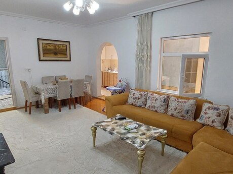 3 otaqlı köhnə tikili - 8 Noyabr m. - 110 m²