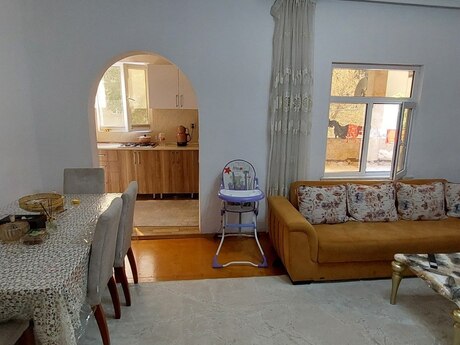 3 otaqlı köhnə tikili - 8 Noyabr m. - 110 m²