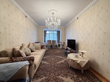 3 otaqlı köhnə tikili - Bakıxanov q. - 85 m²