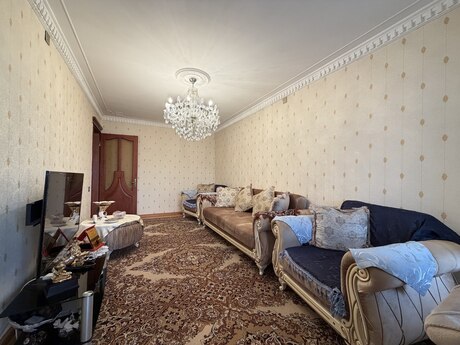 3 otaqlı köhnə tikili - Bakıxanov q. - 85 m²