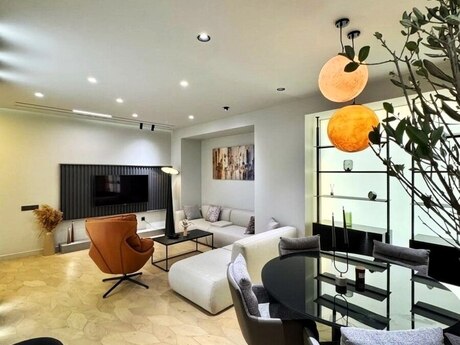 3 otaqlı yeni tikili - 8 Noyabr m. - 150 m²