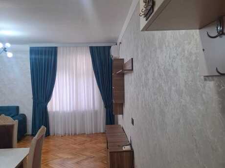 2 otaqlı köhnə tikili - İnşaatçılar m. - 50 m²