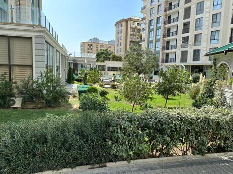 4 otaqlı yeni tikili - Gənclik m. - 180 m²