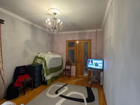 2 otaqlı köhnə tikili - İnşaatçılar m. - 52 m²