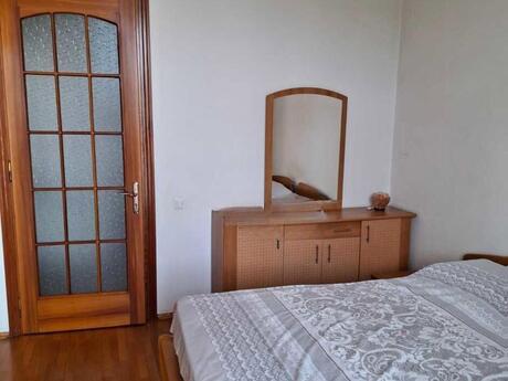 2 otaqlı köhnə tikili - İçəri Şəhər m. - 100 m²