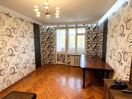 3-комн. вторичка - м. Иншаатчылар - 80 м²