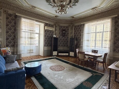 4 otaqlı köhnə tikili - İçəri Şəhər m. - 123.7 m²