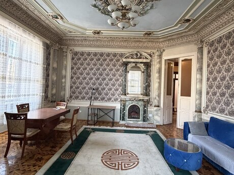 4 otaqlı köhnə tikili - İçəri Şəhər m. - 123.7 m²