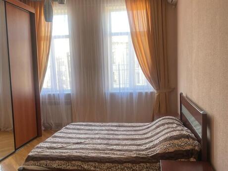 4 otaqlı yeni tikili - İçəri Şəhər m. - 130 m²