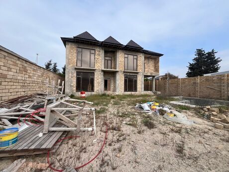 6 otaqlı həyət evi/bağ evi - Novxanı q. - 250 m²