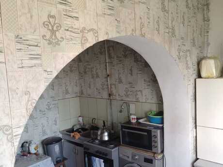 2 otaqlı köhnə tikili - Həzi Aslanov m. - 58 m²