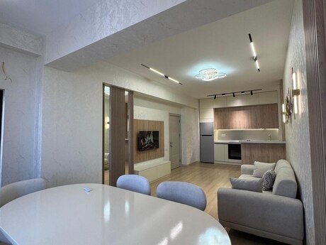 2 otaqlı köhnə tikili - Şah İsmayıl Xətai m. - 70 m²