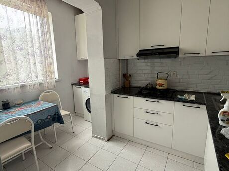 2 otaqlı köhnə tikili - İnşaatçılar m. - 60 m²