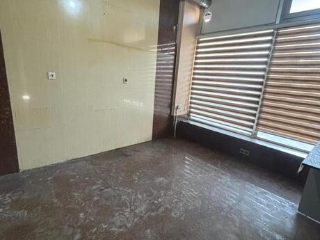 Obyekt - İnşaatçılar m. - 250 m²