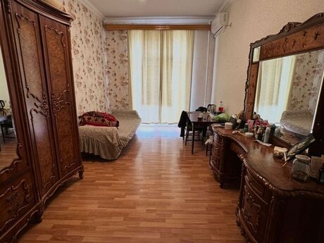 2 otaqlı köhnə tikili - Nəsimi r. - 70 m²