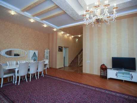 6 otaqlı həyət evi/bağ evi - Şüvəlan q. - 400 m²