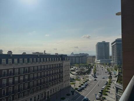 4 otaqlı yeni tikili - Ağ şəhər q. - 209 m²