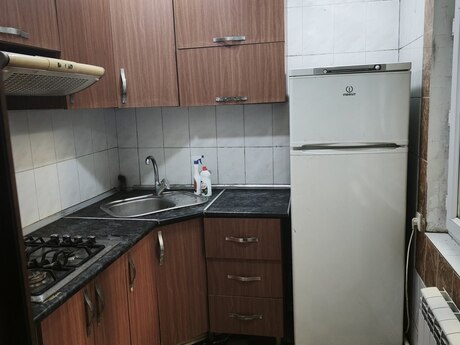 2 otaqlı köhnə tikili - Memar Əcəmi m. - 40 m²