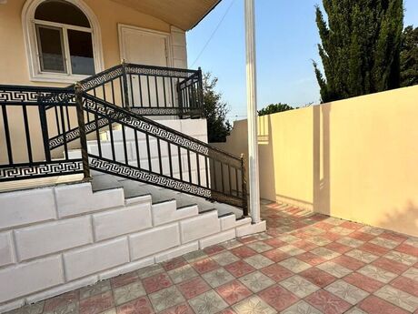 5 otaqlı həyət evi/bağ evi - Novxanı q. - 210 m²