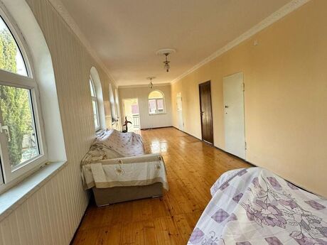 5 otaqlı həyət evi/bağ evi - Novxanı q. - 210 m²